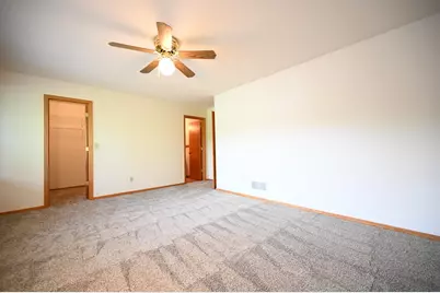 800 Buckingwood Court, Chanhassen, MN 55317 - Photo 13