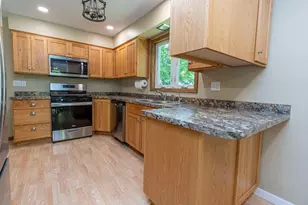 102 Ross Garden NW, Alexandria, MN 56308 - Photo 9