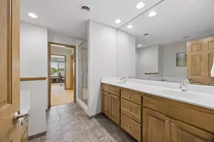 365 Willoughby Way W, Minnetonka, MN 55305 - Photo 23