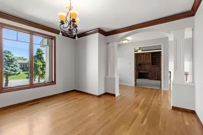1634 Isabella Parkway, Chaska, MN 55318 - Photo 9