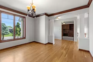 1634 Isabella Pkwy, Chaska, MN 55318 - Photo 9