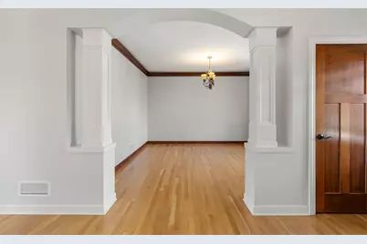 1634 Isabella Parkway, Chaska, MN 55318 - Photo 7