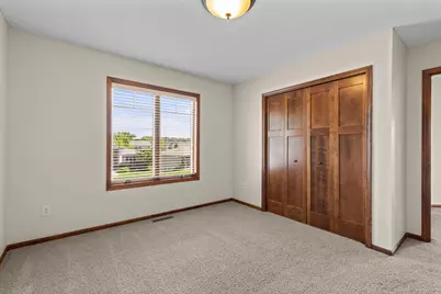 1634 Isabella Parkway, Chaska, MN 55318 - Photo 69