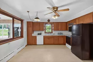 515 N Cedar St, Chaska, MN 55318 - Photo 7
