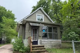 350 Jenks Ave, Saint Paul, MN 55130 - Photo 1