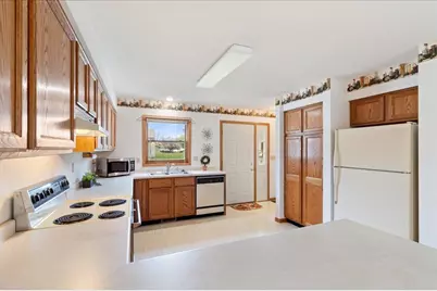 2401 Hillcrest Drive, Brainerd, MN 56401 - Photo 9