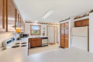 2401 Hillcrest Dr, Brainerd, MN 56401 - Photo 9