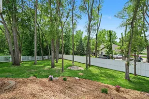685 Flora Square, Prescott, WI 54021 - Photo 33