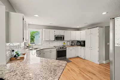 685 Flora Square, Prescott, WI 54021 - Photo 7