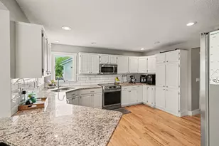 685 Flora Square, Prescott, WI 54021 - Photo 7