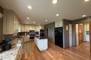 306 S Fairview Dr, Luverne, MN 56156 - Photo 3