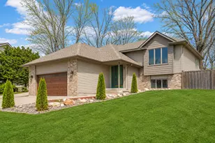 2916 Frank St, Maplewood, MN 55109 - Photo 1