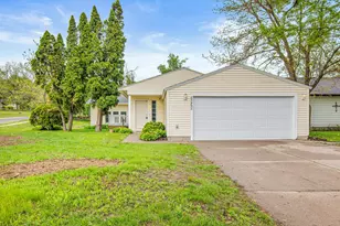 6262 7th St N, Oakdale, MN 55128 - Photo 1