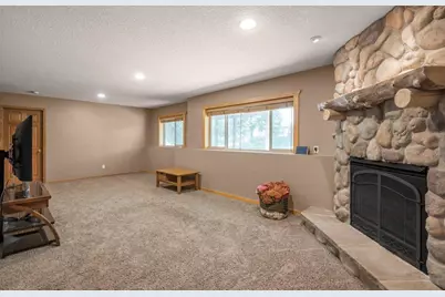 9918 Kiwi Avenue N, Brooklyn Park, MN 55443 - Photo 27