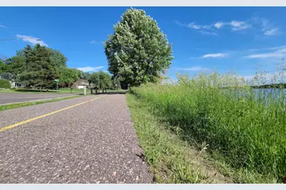 1844 E Shore Drive, Maplewood, MN 55109 - Photo 15