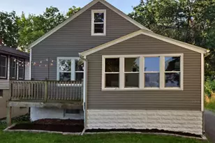 1844 E Shore Dr, Maplewood, MN 55109 - Photo 1