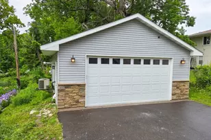 1844 E Shore Dr, Maplewood, MN 55109 - Photo 17