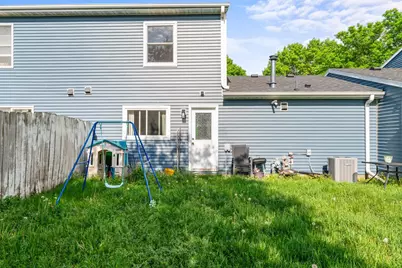 862 W Village Circle SE, Rochester, MN 55904 - Photo 3