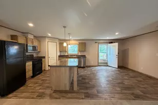 751 Dewey St, Walnut Grove, MN 56180 - Photo 3