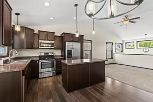 9420 Toledo Ln N, Brooklyn Park, MN 55443 - Photo 15