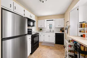 2111 Fremont Ave E, Saint Paul, MN 55119 - Photo 1