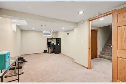 2111 Fremont Avenue E, Saint Paul, MN 55119 - Photo 11