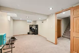 2111 Fremont Ave E, Saint Paul, MN 55119 - Photo 11