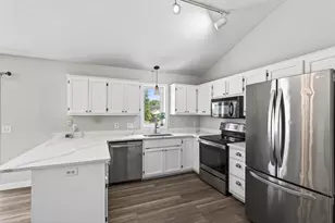 1104 Spruce St, Farmington, MN 55024 - Photo 11