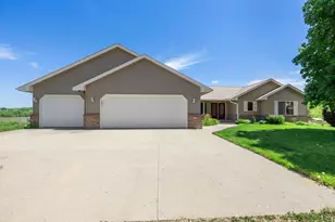 440 Kuntz Dr, Independence, MN 55359 - Photo 1