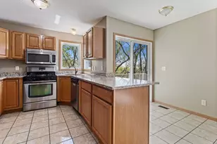 356 Arlington Ave W, Saint Paul, MN 55117 - Photo 5