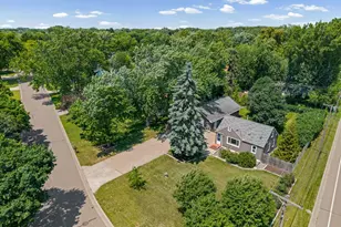 2185 Pinewood Dr, Mounds View, MN 55112 - Photo 9