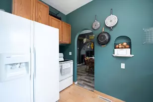908 3rd St SW, Waseca, MN 56093 - Photo 9