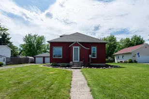 908 3rd St SW, Waseca, MN 56093 - Photo 1