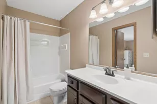 503 Laredo Ln, Chanhassen, MN 55317 - Photo 17