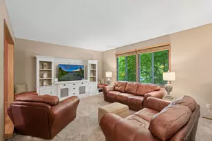 503 Laredo Ln, Chanhassen, MN 55317 - Photo 5