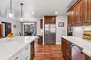 126 Courtland St, Excelsior, MN 55331 - Photo 21