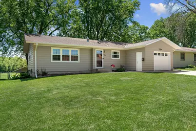 437 13th Street NE, Owatonna, MN 55060 - Photo 1