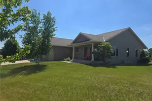 698 Westland Ln, New London, MN 56273 - Photo 9