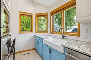 3318 Breconwood Cir, Minnetonka, MN 55391 - Photo 9