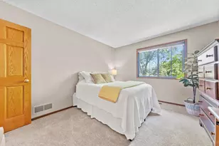 13417 Zenith Ln, Eden Prairie, MN 55346 - Photo 27