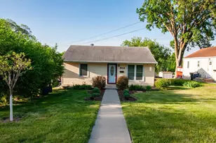 912 E Highland Ave, Fergus Falls, MN 56537 - Photo 3