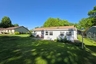 891 Winnie Ave, Windom, MN 56101 - Photo 5