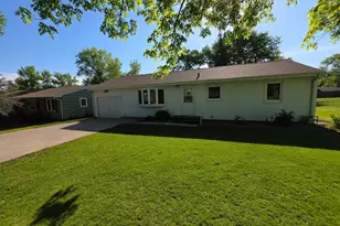 891 Winnie Ave, Windom, MN 56101 - Photo 1