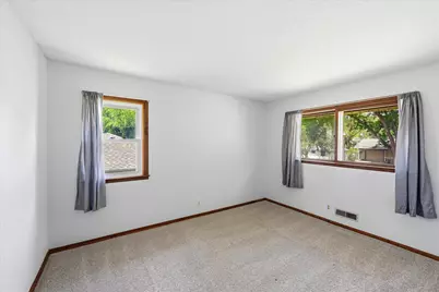 8142 Homestead Avenue S, Cottage Grove, MN 55016 - Photo 5