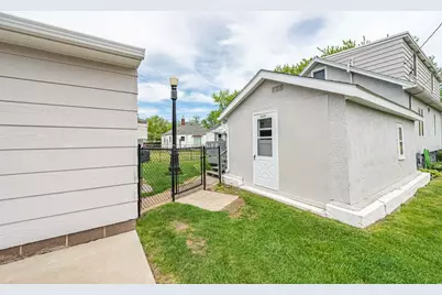 3219 4th Avenue W, Hibbing, MN 55746 - Photo 43