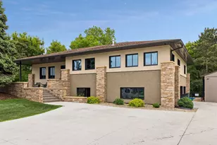 2900 Skyline Dr, Eagan, MN 55121 - Photo 3