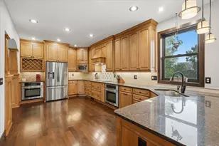 10057 Raleigh Ct, Woodbury, MN 55129 - Photo 9