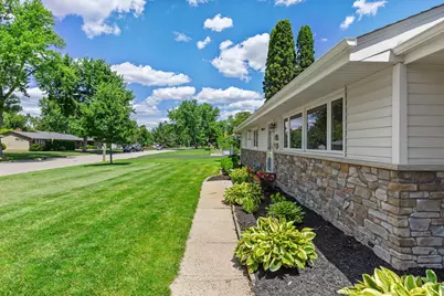 11041 Washburn Avenue S, Bloomington, MN 55431 - Photo 27