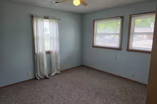 203 Thomas Ave, Worthington, MN 56187 - Photo 13