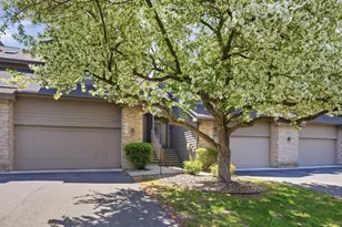 6263 Sequoia Cir, Eden Prairie, MN 55346 - Photo 3